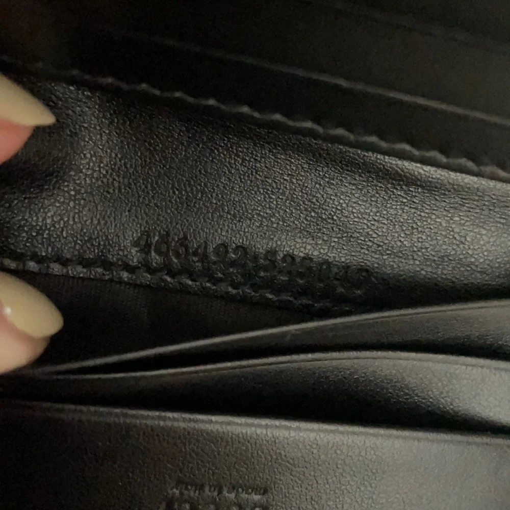 Gucci Black Wallet with Gold Logo - Picture 5 of 5